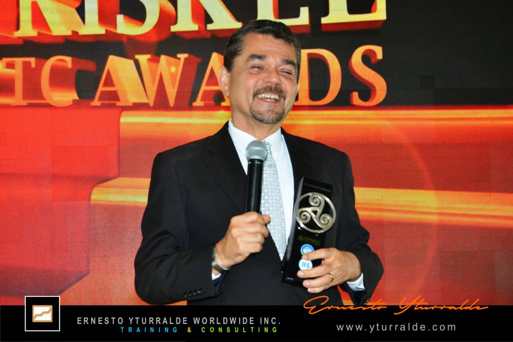 Ernesto Yturralde: Team Building Colombia - Talleres de Cuerdas