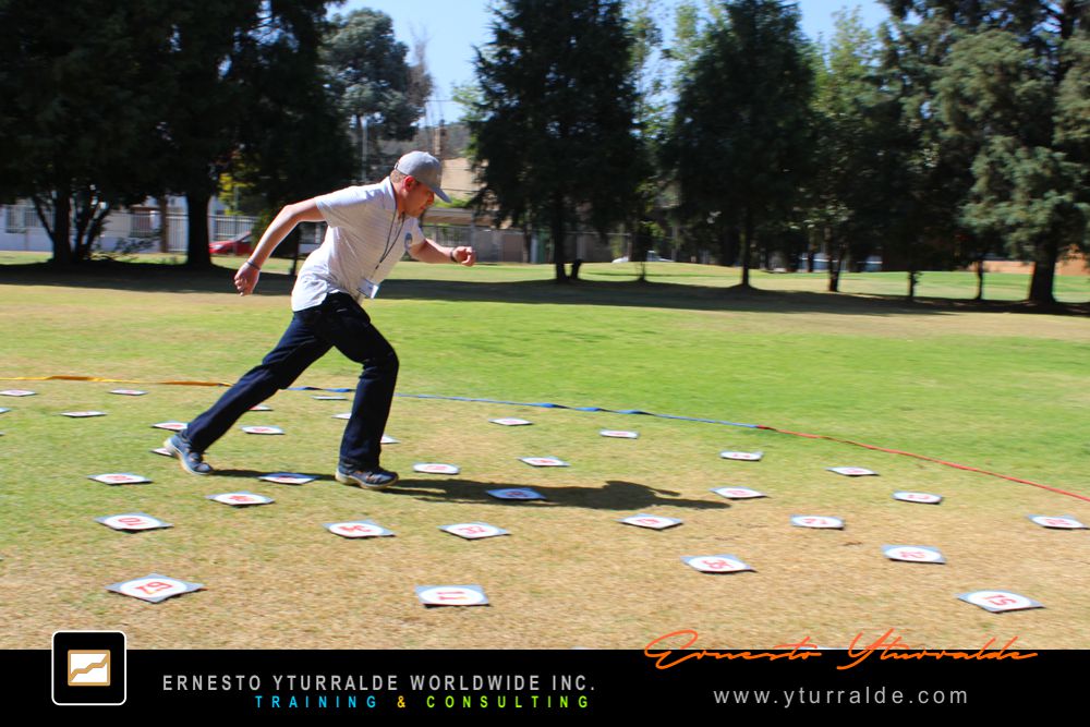 Team Building Cali Colombia | Talleres de Cuerdas Bajas enfocados en confianza y compromiso