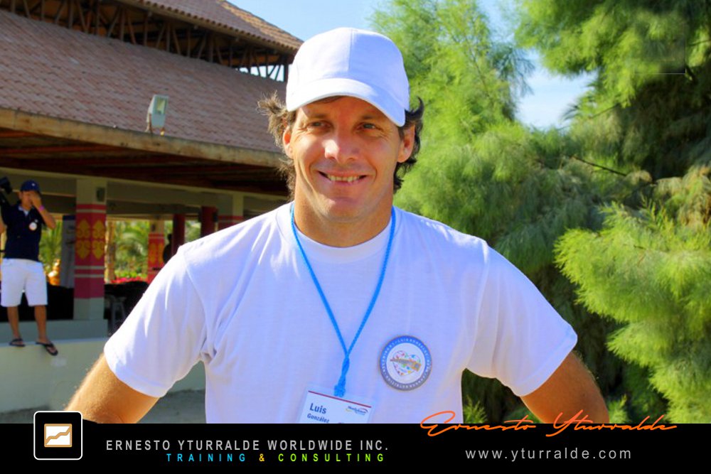 Team Building Cali Colombia | Experiencias con cuerdas bajas para fortalecer la confianza grupal